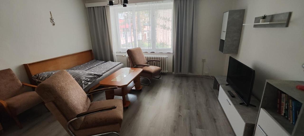 Na Sistote 628 Apartman Valašské Meziříčí Kültér fotó